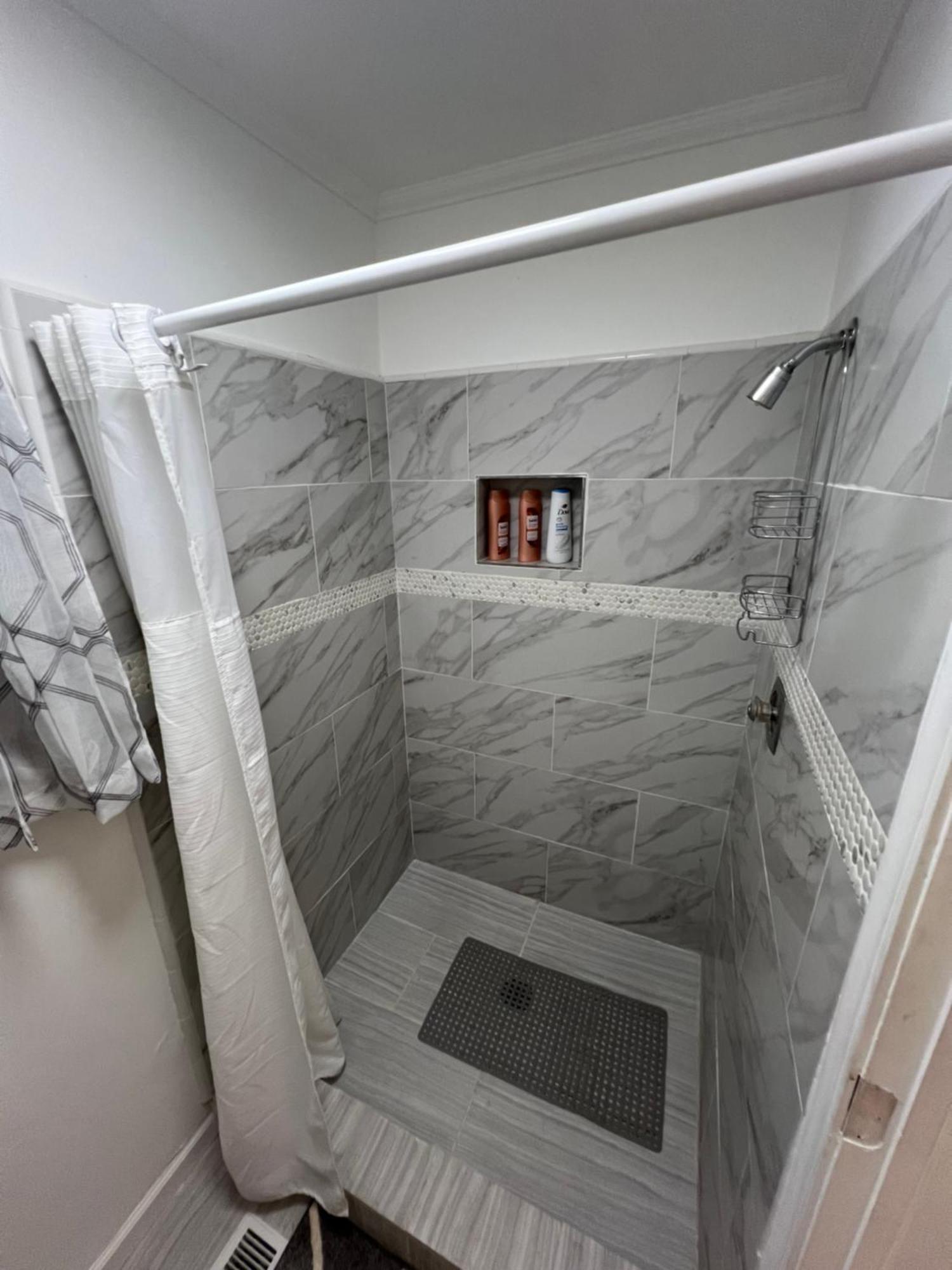 Cozy Private Suite 5 Min From Saint Francis Hospital And Woodland Hills Mall Tulsa Exterior foto